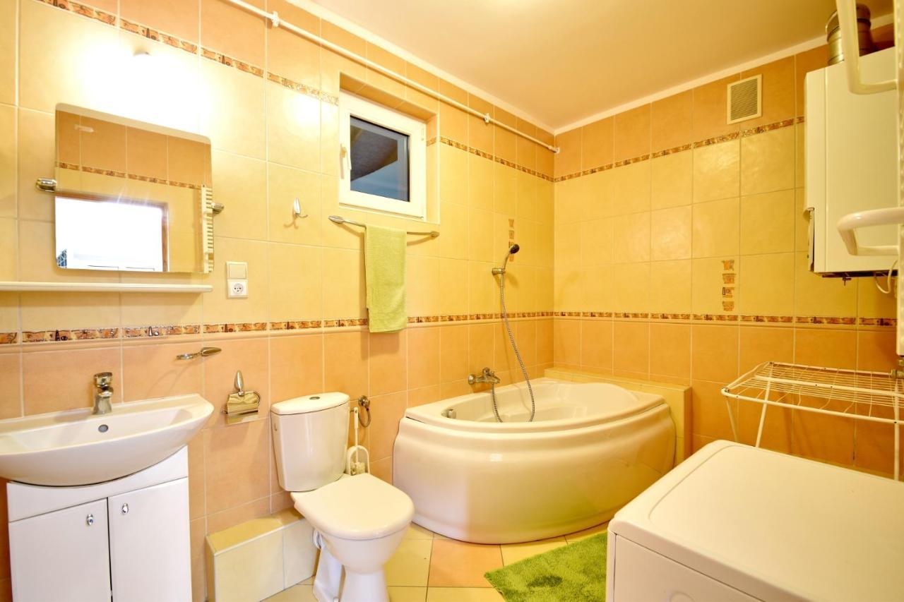 Domek Letniskowy-Caloroczny Michal Grzybowo  Buitenkant foto